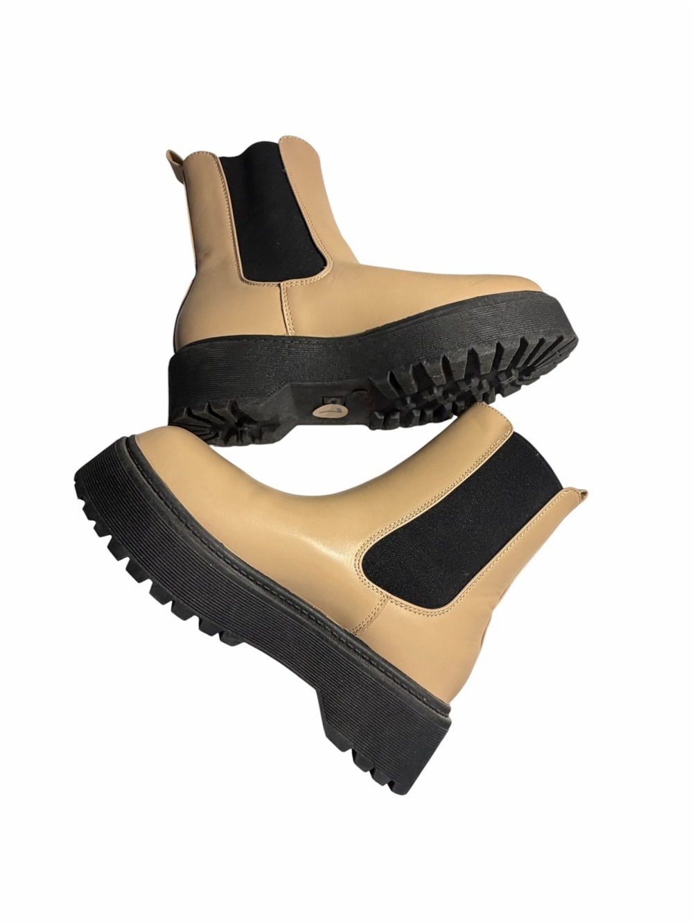 MIA Beige Chelsea Boots with Black Elastic Panels Womens 7 - Picture 7 of 10